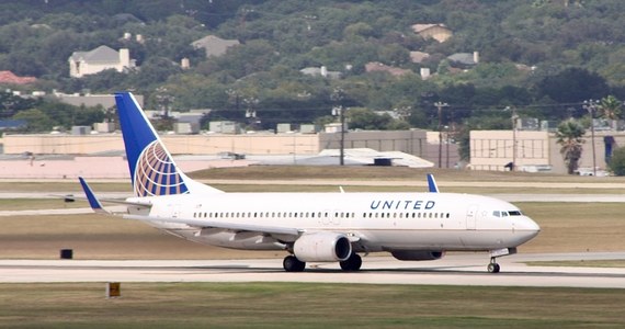 Amerykańska Federalna Administracja Lotnictwa bada, dlaczego w Boeingu 737-800 linii United Airlines podczas lotu oderwał się fragment poszycia kadłuba. Zauważono to dopiero po tym, jak maszyna wylądowała. To kolejny z serii problemów samolotów firmy z Seattle w ostatnim czasie.