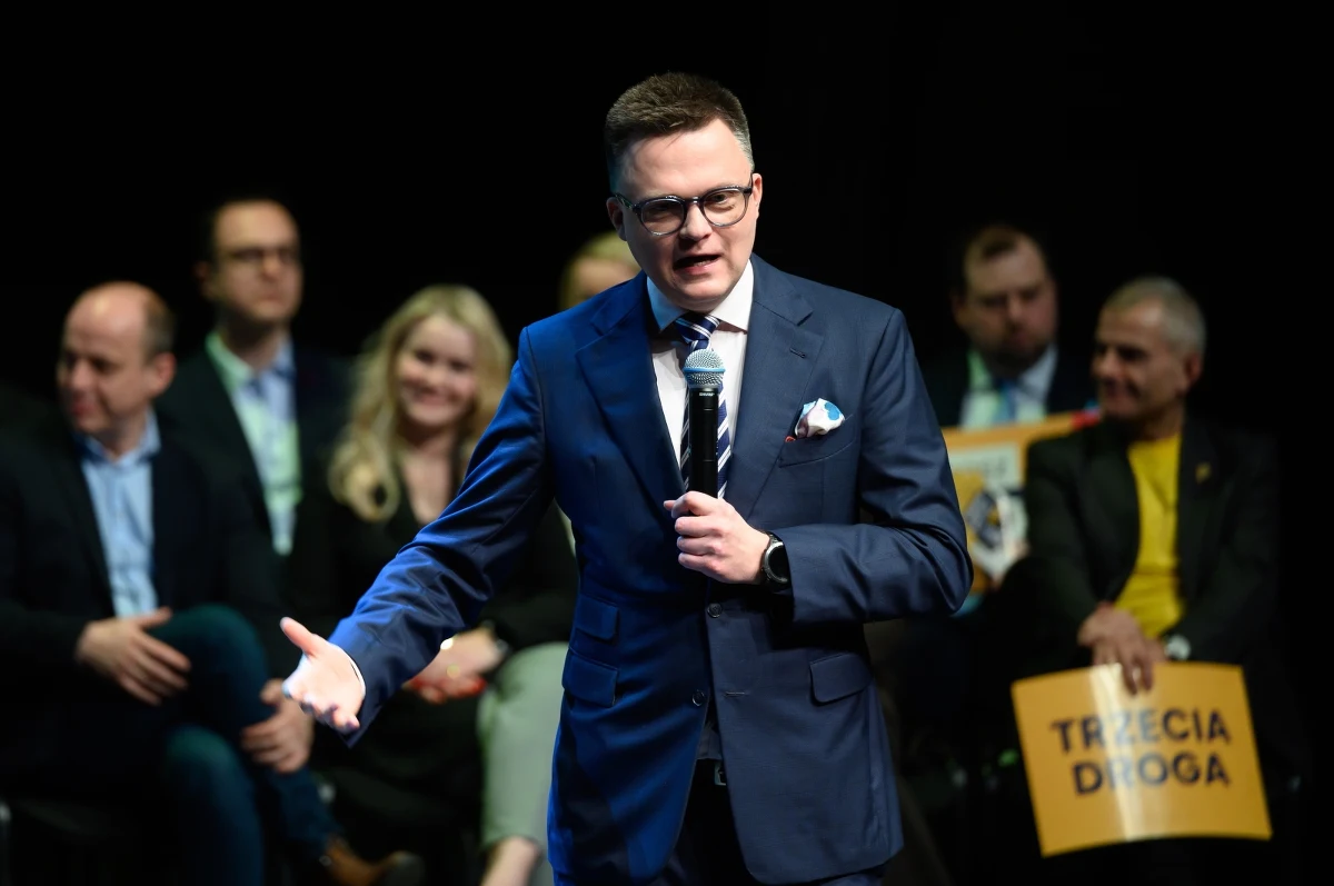 Nie możemy uznawać, że ludzie są wystarczająco mądrzy, by wybierać posłów, ale już za głupi, by w referendum odpowiedzieć, czy i kiedy wolno przerywać ciążę - powiedział w sobotę w Poznaniu marszałek Sejmu Szymon Hołownia. Dodał, że będzie bronił decyzji, by projektami dotyczącymi aborcji Sejm zajął się 11 kwietnia. Jak podkreślił, w przeszłości Lewica także chciała referendum w sprawie aborcji.