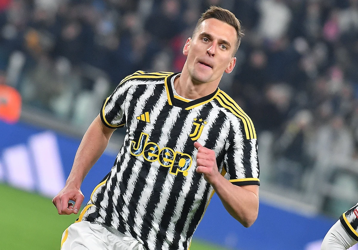 Arkadiusz Milik doznał kontuzji uda - poinformował w sobotę jego klub, Juventus. Przerwa w grze 30-letniego napastnika potrwa prawdopodobnie do końca kwietnia.