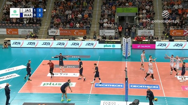 Fragmenty meczu Jastrzębski Węgiel – Projekt Warszawa 3:0 (25:23, 25:23, 25:23) - siatkówka, PlusLiga 2024, 26. kolejka.

