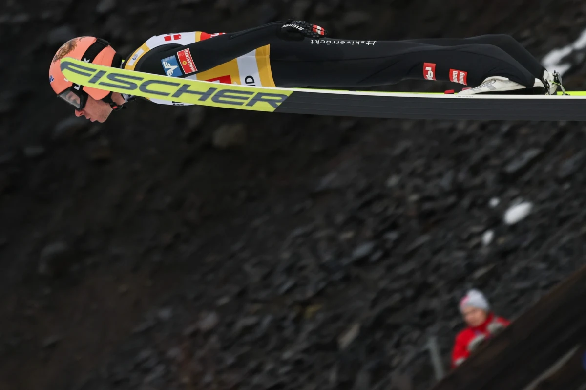 Aleksander Zniszczoł był 10., Kamil Stoch 23., Piotr Żyła 25., a Dawid Kubacki 38. w jednoseryjnym konkursie Pucharu Świata na mamuciej skoczni w Vikersund. Wygrał Austriak Stefan Kraft, który zapewnił sobie trzecią w karierze Krzyształową Kulę.