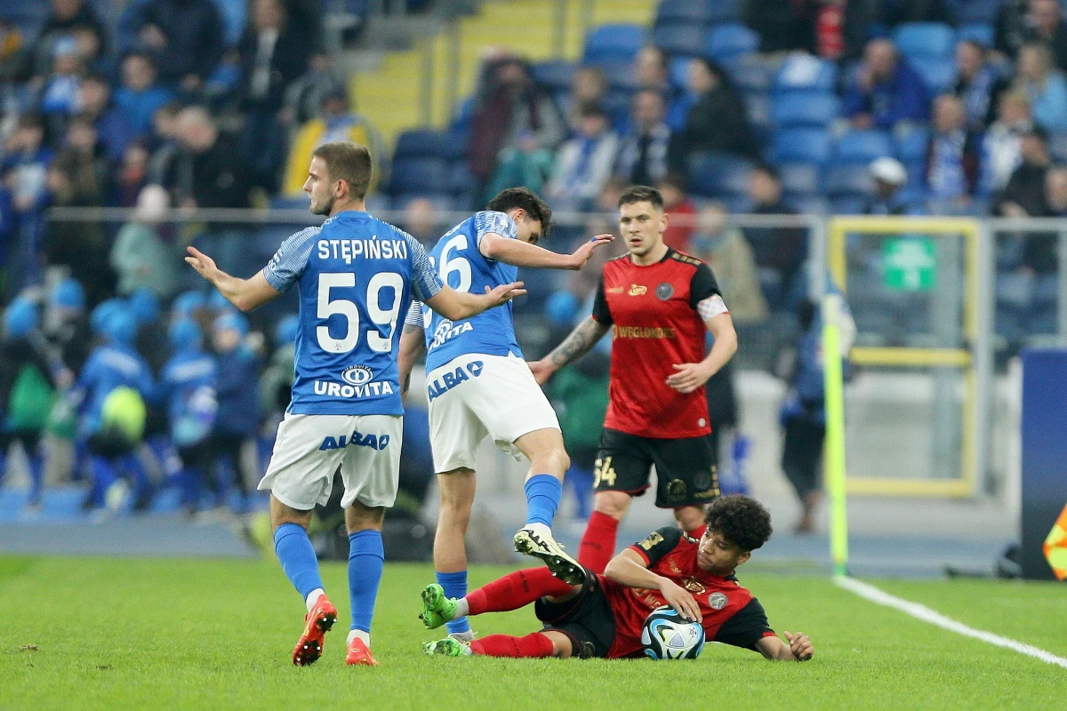 ​Piłkarskie święto zakończone demolką. Są zniszczenia na Stadionie Śląskim po sobotnich Wielkich Derbach Śląska. Wstępnie straty oszacowano na kilkaset tysięcy złotych, a sprawę zgłoszono już policji.