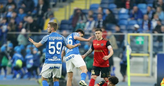 ​Piłkarskie święto zakończone demolką. Są zniszczenia na Stadionie Śląskim po sobotnich Wielkich Derbach Śląska. Wstępnie straty oszacowano na kilkaset tysięcy złotych, a sprawę zgłoszono już policji.