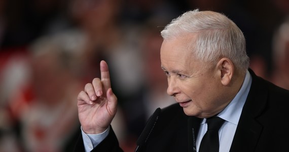 Wystarczyło nieco ponad trzy miesiące władzy "koalicji 13 grudnia", żeby zobaczyć, że wraca stare i to wraca w zaostrzonej formie - mówił prezes PiS Jarosław Kaczyński podczas konwencji samorządowej partii w Krakowie.
