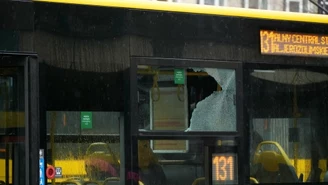 Ostrzelane autobusy w Warszawie. Policja zatrzymała pięciu nastolatków