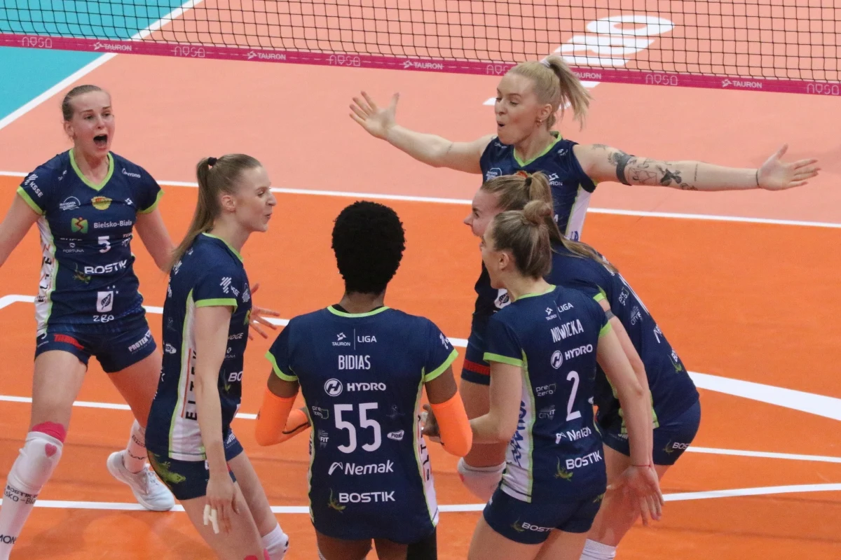 ​Siatkarki BKS Bostik ZGO Bielsko-Biała po raz ósmy w historii zdobyły Puchar Polski. W niedzielnym finale rozegranym w Nysie pokonały ŁKS Commercecon Łódź 3:2 (20:25, 26:24, 25:23, 22:25, 15:12).