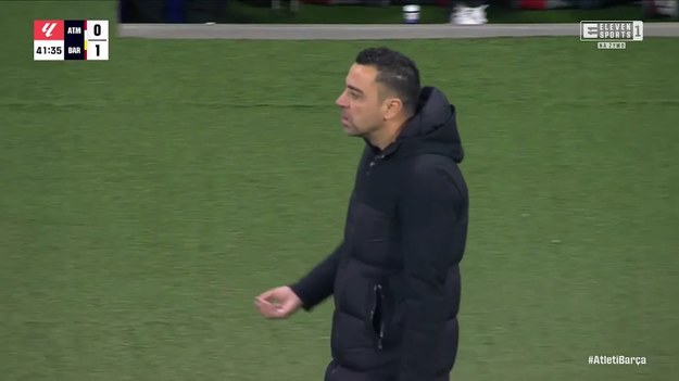 Xavi Hernandez kwestionował decyzje sędziego, co poskutkowało wyrzuceniem go z ławki trenerskiej w 42. minucie gry. 

