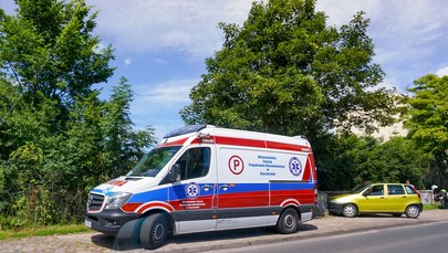 Szczecin: Zderzenie karetki z samochodem osobowym. Dwie osoby ranne