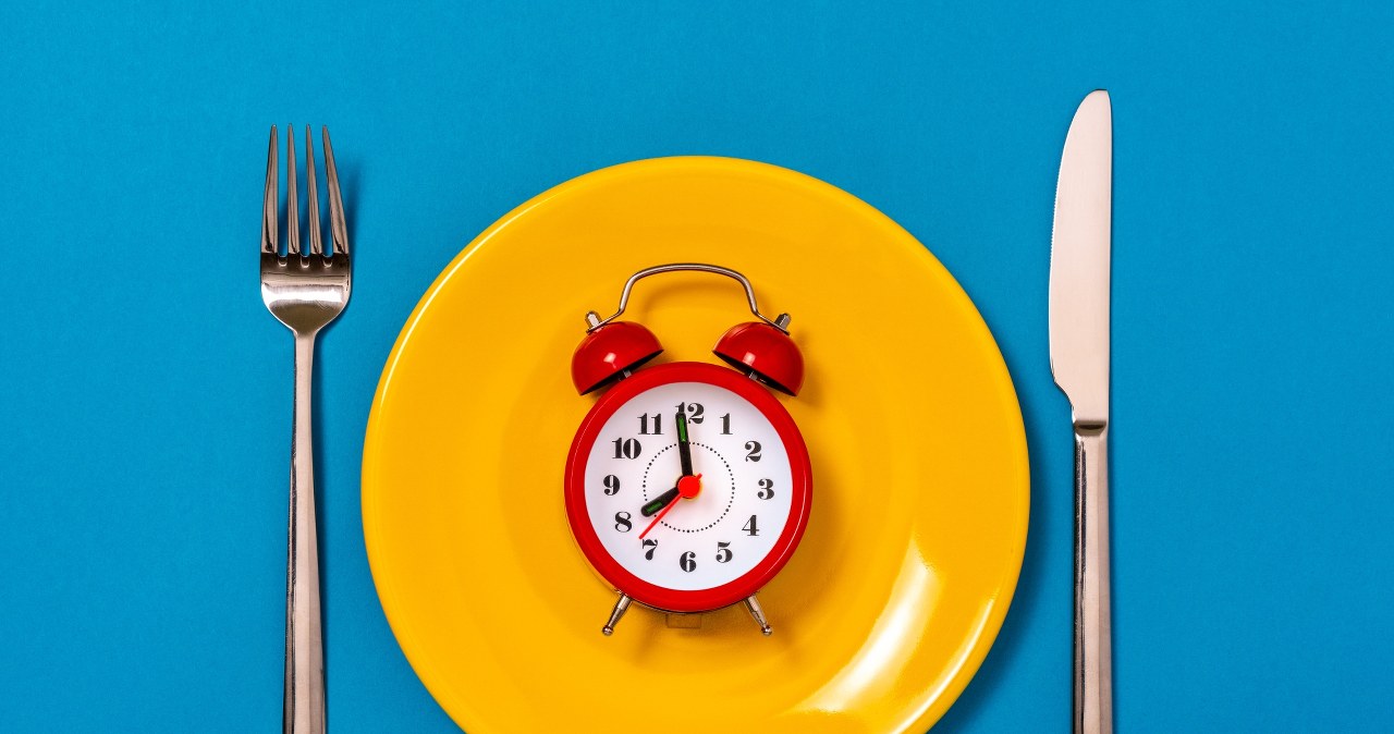 Czy późne śniadanie skraca życie? Nowe badania zaskakują