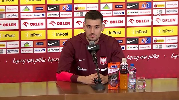 Podczas wtorkowej konferencji prasowej Jakub Moder zdradził kulisy swojej rozmowy z Robertem Lewandowskim. 