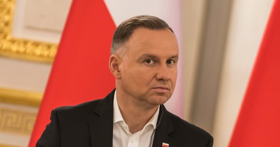 "Rosja może wkrótce mieć taki potencjał militarny, by być w stanie zaatakować NATO już w 2026-27 r." - powiedział w wywiadzie dla telewizji CNBC prezydent Andrzej Duda, powołując się na raport niemieckich ekspertów. Prezydent argumentował w ten sposób konieczność zwiększenia wydatków obronnych przez państwa Sojuszu.