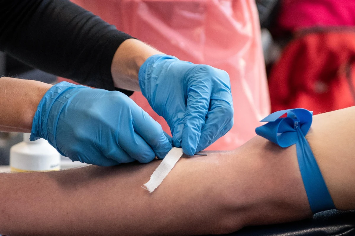 W krakowskim Regionalnym Centrum Krwiodawstwa od poniedziałku dawcy otrzymują majonez i chałwę zamiast czekolady. 