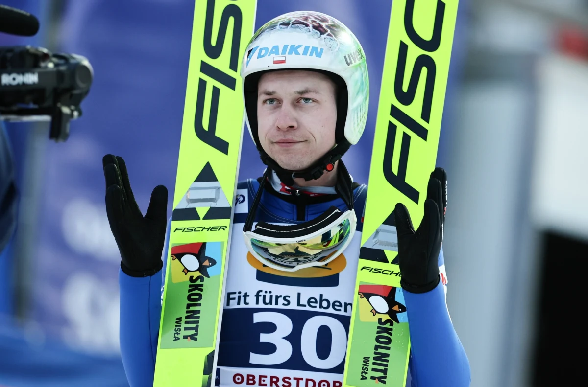 Pięciu polskich skoczków zaprezentuje się podczas finałowego weekendu tego sezonu Pucharu Świata w słoweńskiej Planicy. Decyzją trenera Thomasa Thurnbichlera na Letalnicy zaprezentują się ci sami zawodnicy, którzy brali udział w tegorocznej edycji Raw Air.