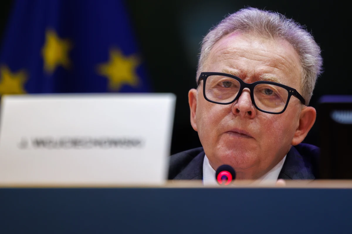 Polski komisarz ds. rolnictwa prosi o wsparcie Donalda Tuska. Janusz Wojciechowski napisał list do premiera, w którym zwraca uwagę na konieczność podjęcia na forum UE kwestii przedłużenia możliwości udzielania pomocy publicznej dla rolników po czerwcu 2024 roku. Ten mechanizm wprowadzono w UE po agresji Rosji na Ukrainę.