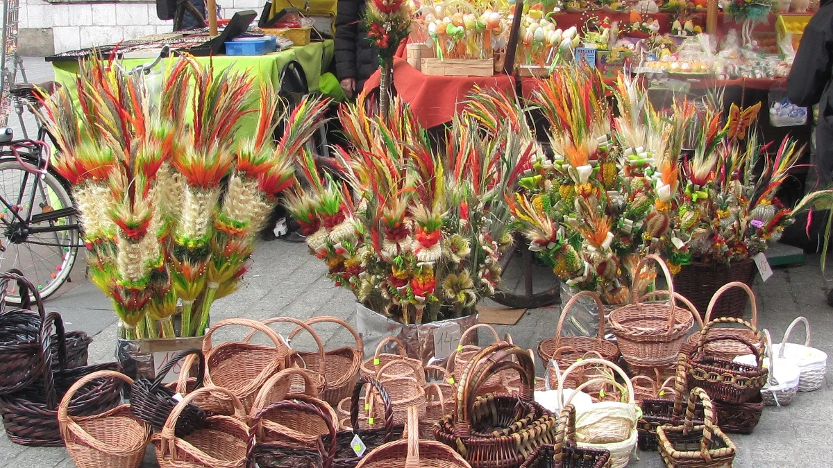 W czwartek, 21 marca, rusza jarmark wielkanocny na Rynku Głównym. To jeden z największych wiosennych kiermaszy odbywających się w Krakowie. Wydarzenie potrwa do 1 kwietnia.