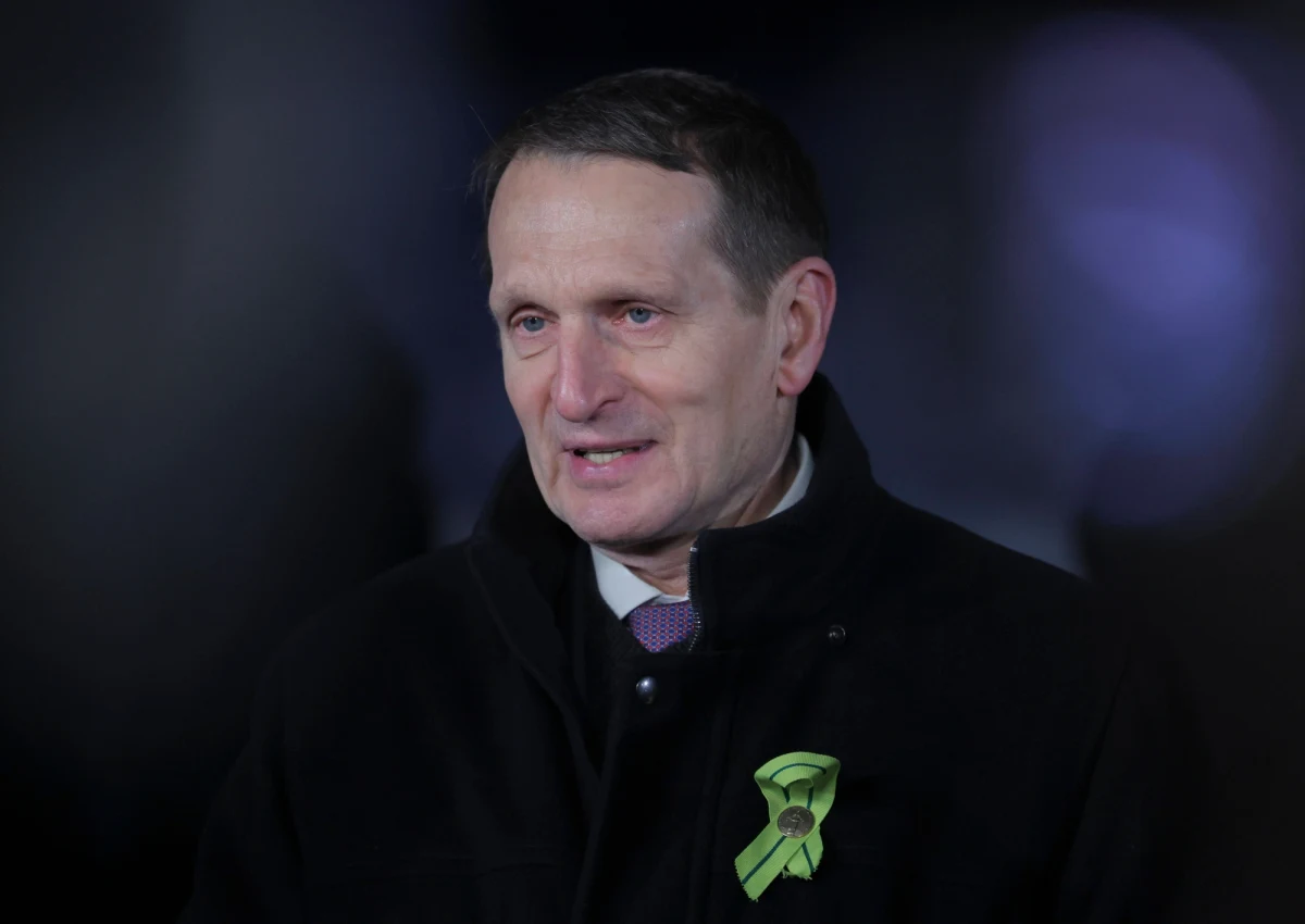 "Nieodpowiedzialna prowokacja" - tak francuskie ministerstwo obrony skomentowało wypowiedź szefa rosyjskiego wywiadu Siergieja Naryszkina o planach wysłania 2 tysięcy żołnierzy francuskich do Ukrainy. Resort podkreślił, że jest to kolejny przykład dezinformacji stosowanej przez Rosję.