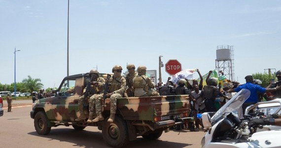 Działania rosyjskich najemników w Mali sprowadzają się do czystek mniejszości etnicznych w połączeniu z propagandą wzywającą do przemocy i prześladowań wobec wszystkich cywilów noszących turbany lub inne elementy stroju typowe dla ludności koczowniczej - podaje "Africa Defense Forum" (ADF), magazyn publikowany przez dowództwo regionalne USA w Afryce.