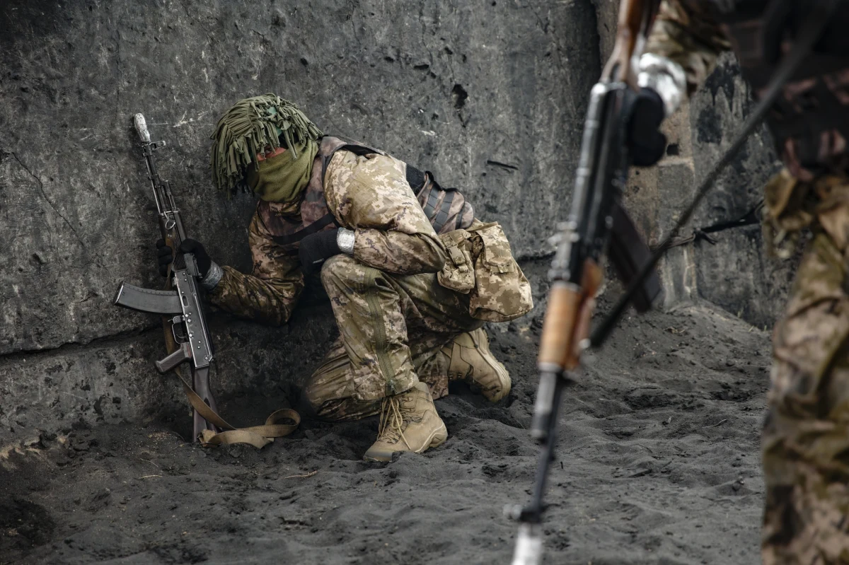 ​Jesteśmy politycznym skrzydłem rosyjskich formacji partyzanckich, które walczą po stronie Ukrainy, a także podejmują operacje bojowe w obwodach biełgorodzkim i kurskim w Rosji - oznajmił w Warszawie Ilja Ponomariow, przewodniczący Kongresu Deputowanych Ludowych rosyjskiej opozycji.