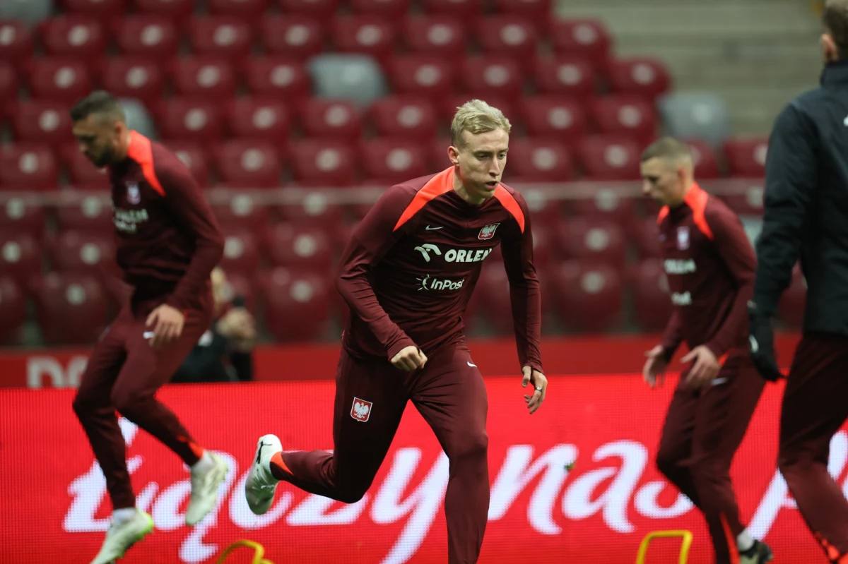 "Jeśli zagramy na swoim dobrym poziomie, to pierwszy mecz barażowy spokojnie wygramy" - mówi w rozmowie z RMF FM 72-krotny reprezentant Polski, Maciej Żurawski. Dzisiejsze spotkanie z Estonią to pierwszy krok na drodze do czerwcowych mistrzostw Europy w Niemczech.