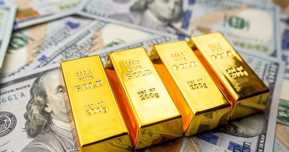 Złoto nigdy nie było tak drogie. Kurs kruszcu wystrzelił po zapowiedzi obniżek stóp procentowych w USA, sięgając 2222 dolarów. 