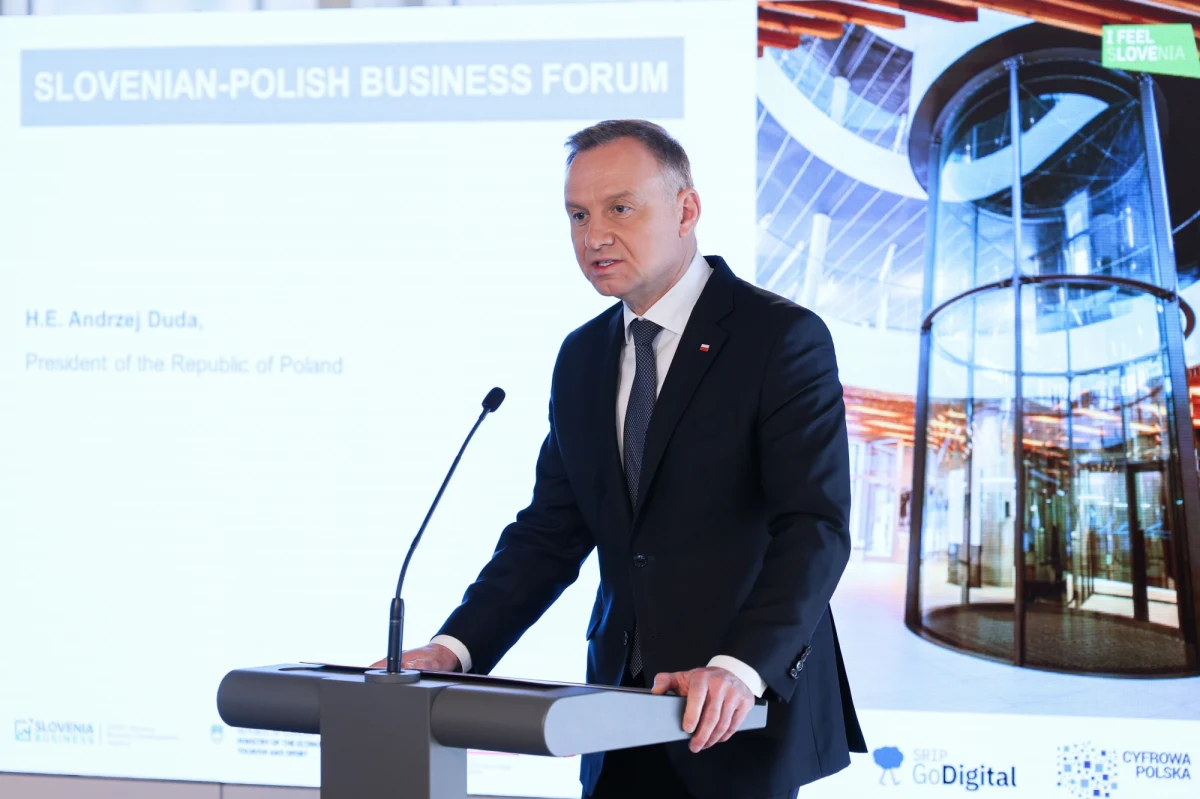 W Planicy trwa polsko-słoweńskie forum biznesowe branży technologii informacyjnych i komunikacyjnych (ICT), i cyberbezpieczeństwa. Andrzej Duda wystąpił z przemówieniem otwierającym spotkanie, mówiąc, że Słowenia jest ważnym partnerem handlowym Polski, a także doskonałym rynkiem dla naszych produktów.