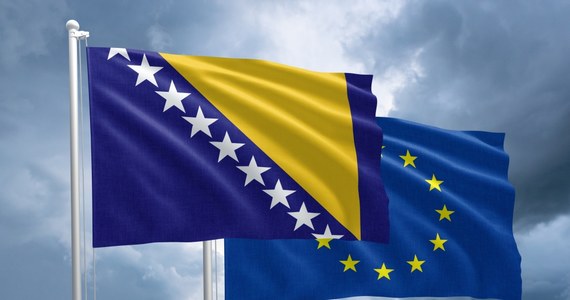 Unijni przywódcy zgromadzeni na szczycie w Brukseli podjęli decyzję o rozpoczęciu negocjacji akcesyjnych z Bośnią i Hercegowiną - poinformował w serwisie X przewodniczący Rady Europejskiej Charles Michel.