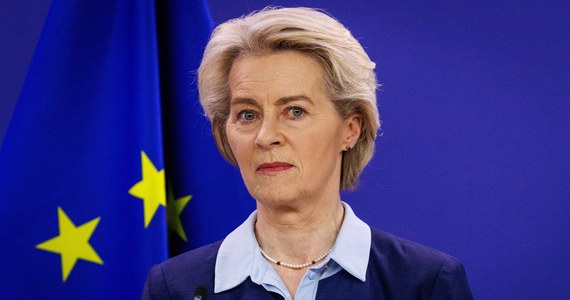 Ursula von der Leyen ogłosiła po pierwszym dniu obrad szczytu UE, że Komisja Europejska przedstawi w piątek propozycję zwiększenia taryf celnych na import zboża, nasion oleistych i produktów pochodnych z Rosji oraz Białorusi. Polski Sejm wezwał w uchwale KE do nałożenia embarga na zboże z tych dwóch krajów. Był to postulat Polski.