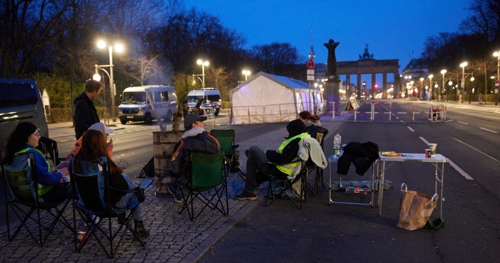 Rolnicy blokują Berlin. Znaczne ograniczenia ruchu Rolnicy blokują Berlin. Znaczne ograniczenia ruchu