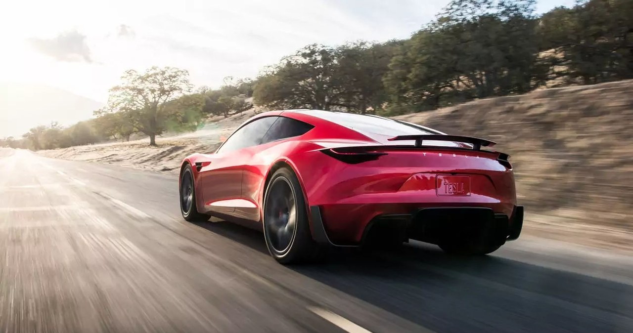 Elon Musk: a może nowa Tesla będzie latać