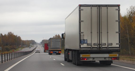 Od 25 marca nawet do końca czerwca może potrwać protest transportowców na autostradzie A2, w rejonie przejścia granicznego w Świecku. Protestujący nie zamierzają jednak blokować przejazdu przez granicę. Wybrali inną formę walki o swoje postulaty.