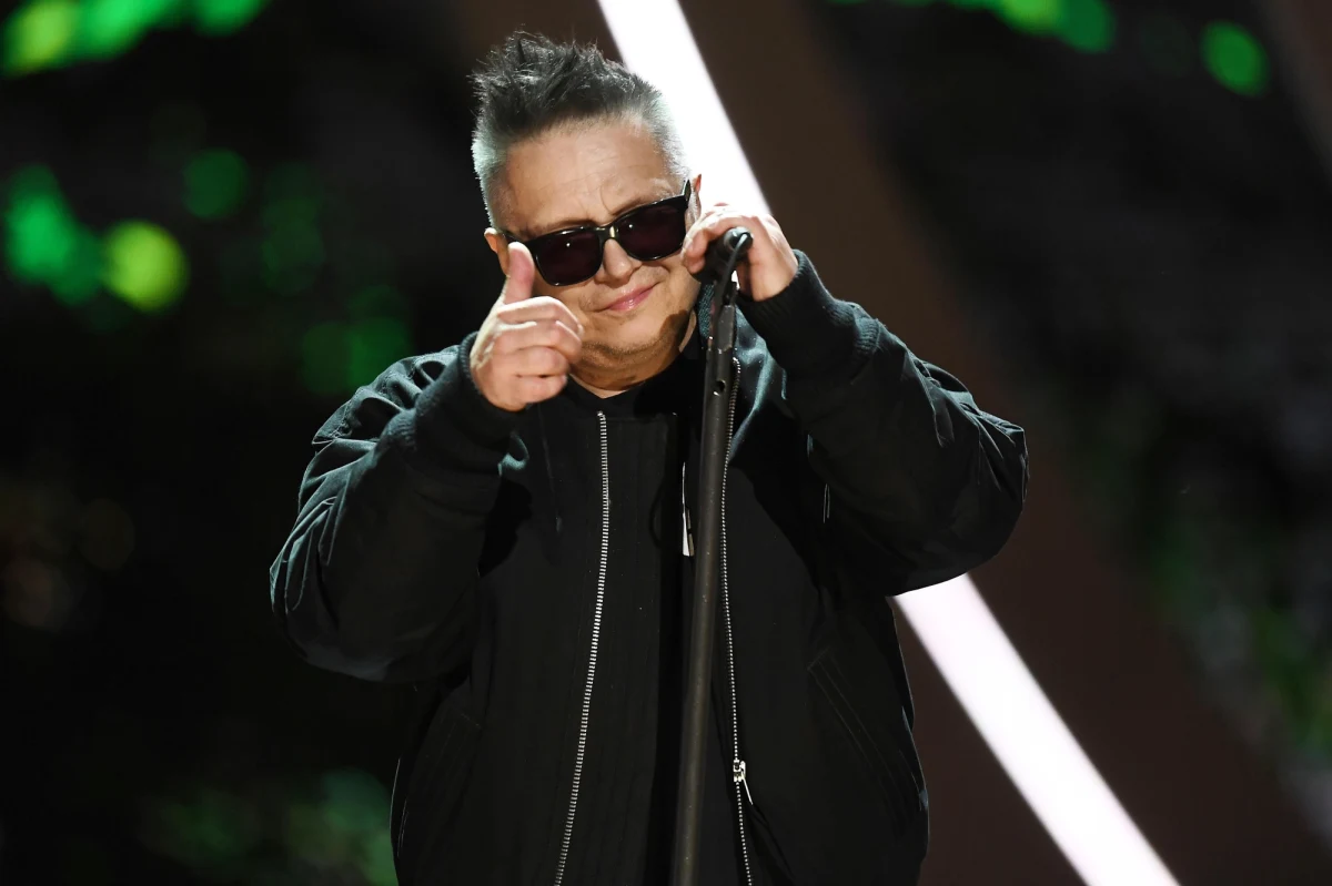 Lider zespołu T.Love Muniek Staszczyk został dziadkiem. 60-letni wokalista pochwalił się na Instagramie, że jego rodzina powiększyła się o dziewczynkę o imieniu Roma.