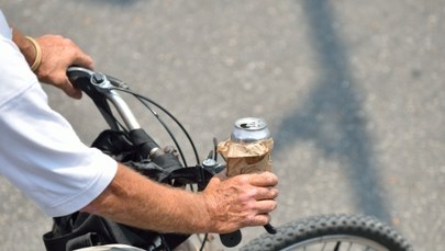 Bez piwa bał się jechać. Policjanci zatrzymali pijanego rowerzystę