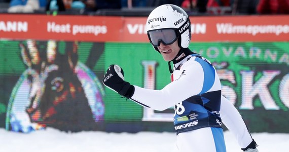 Peter Prevc wygrał piątkowy konkursu Pucharu Świata w skokach narciarskich na mamuciej skoczni w Planicy. Słoweniec skoczył 237,5 i 231 m. Punkty zdobyło trzech Polaków. Najlepszym z nich był Kamil Stoch.