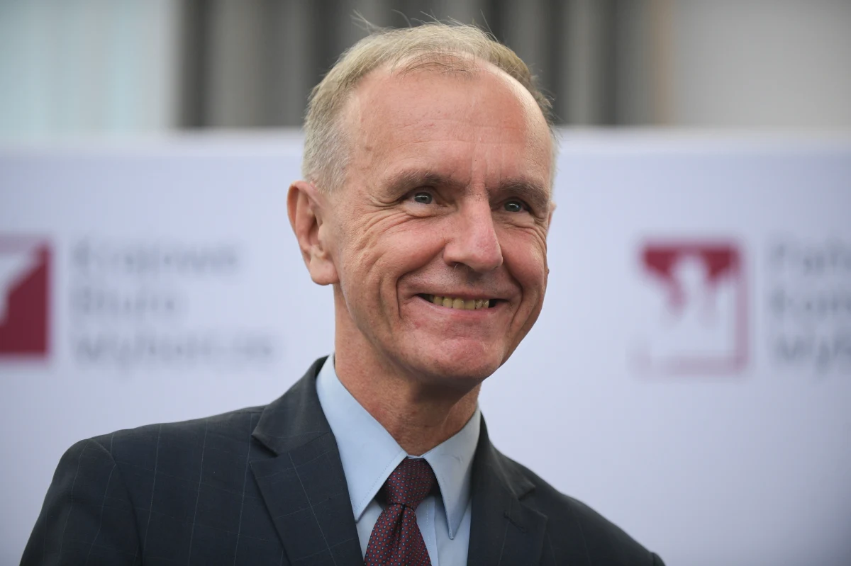 "Wśród proponowanych przeze mnie kandydatów na ambasadorów jest były szef MON Bogdan Klich" - powiedział szef Ministerstwa Spraw Zagranicznych Radosław Sikorski. Chodzi o placówkę w Stanach Zjednoczonych. Minister podkreślił, że pozostali kandydaci są "zawodowymi dyplomatami".