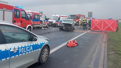 Zderzenie czterech aut w Słabomierzu. Jedna osoba nie żyje