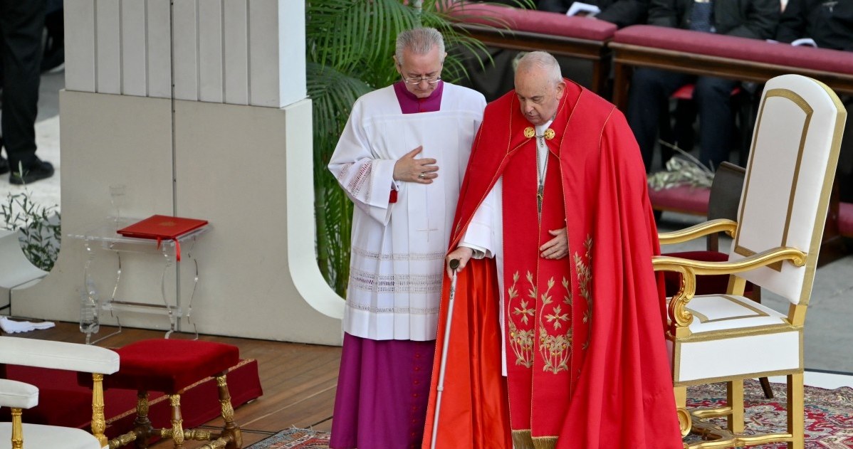 Co się dzieje z Franciszkiem? Watykan nie wyjaśnił decyzji papieża
