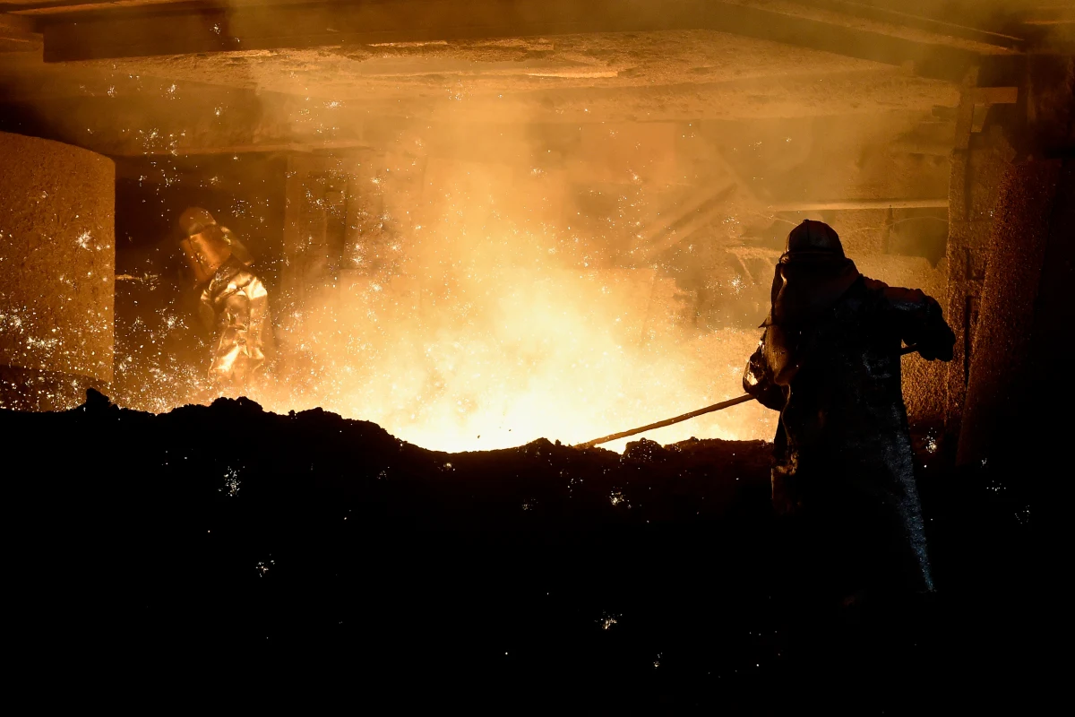 Trudna sytuacja Huty Liberty Częstochowa. Produkcja w zakładzie jest wstrzymana od wielu tygodni. Około tysiąca pracowników czeka na jej uruchomienie, obawiając się o przyszłość huty i swoje miejsca pracy.