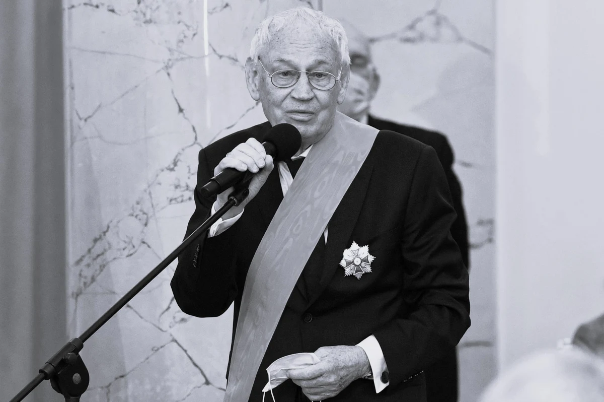 Poeta Leszek Długosz, legenda Piwnicy pod Baranami i Kawaler Orderu Orła Białego, spocznie w środę na cmentarzu Rakowickim w Krakowie - poinformowała rodzina zmarłego. W uroczystościach pogrzebowych przewidywany jest udział prezydenta Andrzeja Dudy.