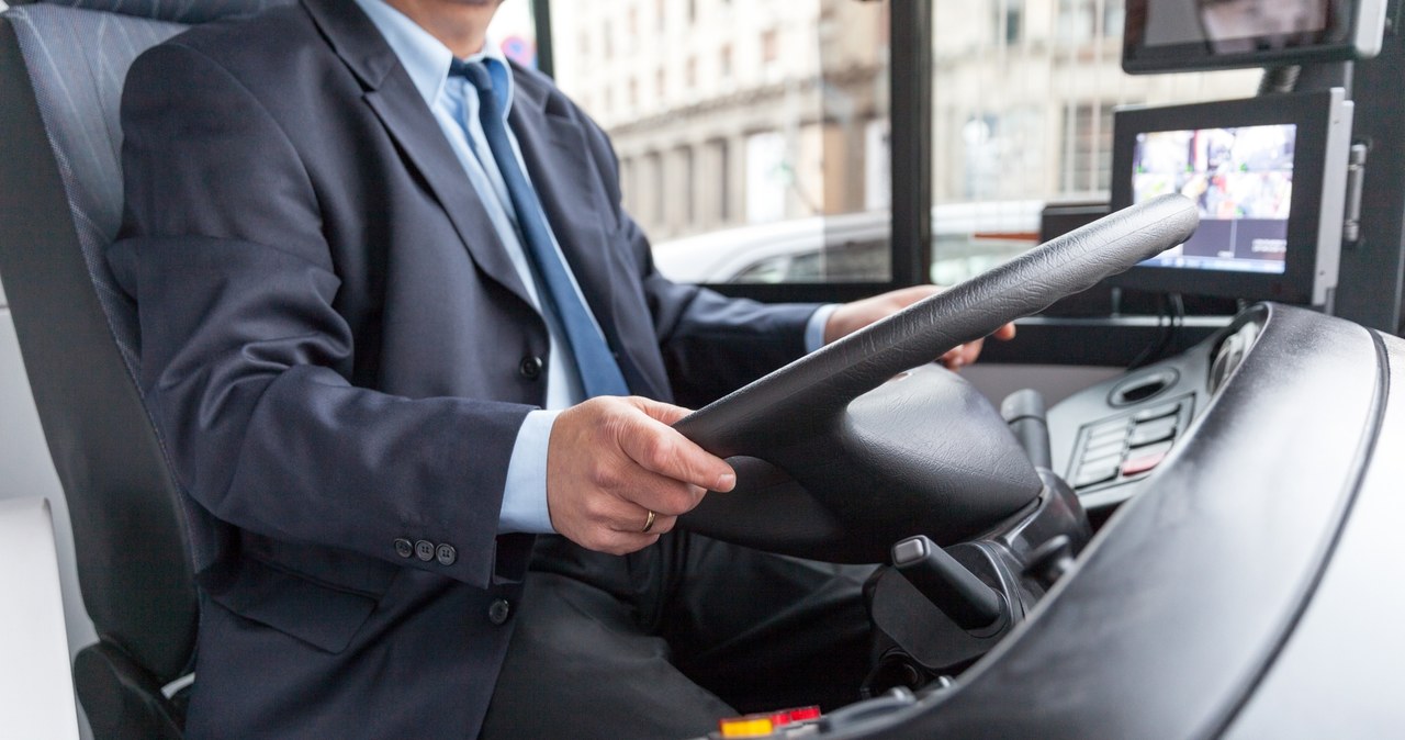 Komunikacja, publiczna, wielu, Polaków, główna, metoda, poruszania, mieście, między, miastami, Niestety, miesiąca, miesiąc, brak Kierowcy autobusów pilnie potrzebni. Zarobki spore, ale chętnych niewielu