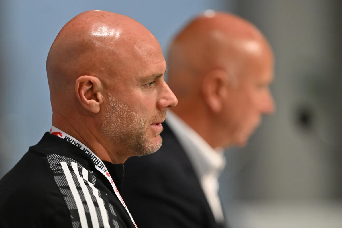 Trener reprezentacji Walii Robert Page nie krył, że denerwuje się przed wtorkowym meczem w Cardiff z Polską o awans do mistrzostw Europy. "Jednak piłkarze wyglądają na zrelaksowanych i to mnie uspokaja" - przyznał.