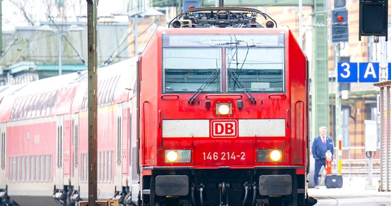 Po wielomiesięcznym sporze zbiorowym i sześciu strajkach konflikt dobiegł końca. Związek zawodowy maszynistów GDL i Deutsche Bahn (DB) osiągnęły porozumienie. Zostało to ogłoszone przez GDL w poniedziałek wieczorem.
