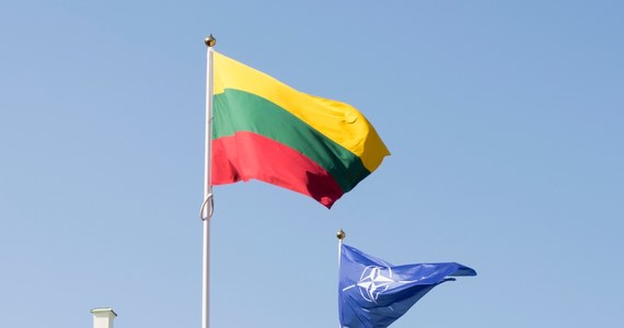 Litewscy przedsiębiorcy zainicjowali akcję „4 procent”. Jej celem jest zachęcenie polityków do aktywniejszych działań, które doprowadzą do przeznaczania 4 proc. PKB na obronność. Powstała już petycja i zbierane są podpisy, które zostaną przekazane władzom w Wilnie.
