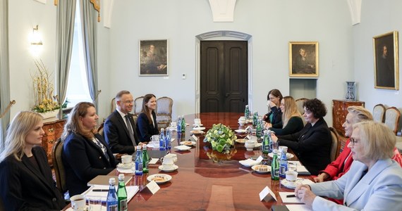 Prezydent spotkał się dziś z posłankami Lewicy. Rozmowy dotyczyły dostępności tabletki "dzień po". Posłanki powiedziały, że Andrzej Duda zadeklarował przemyślenie argumentów za liberalizacją przepisów.