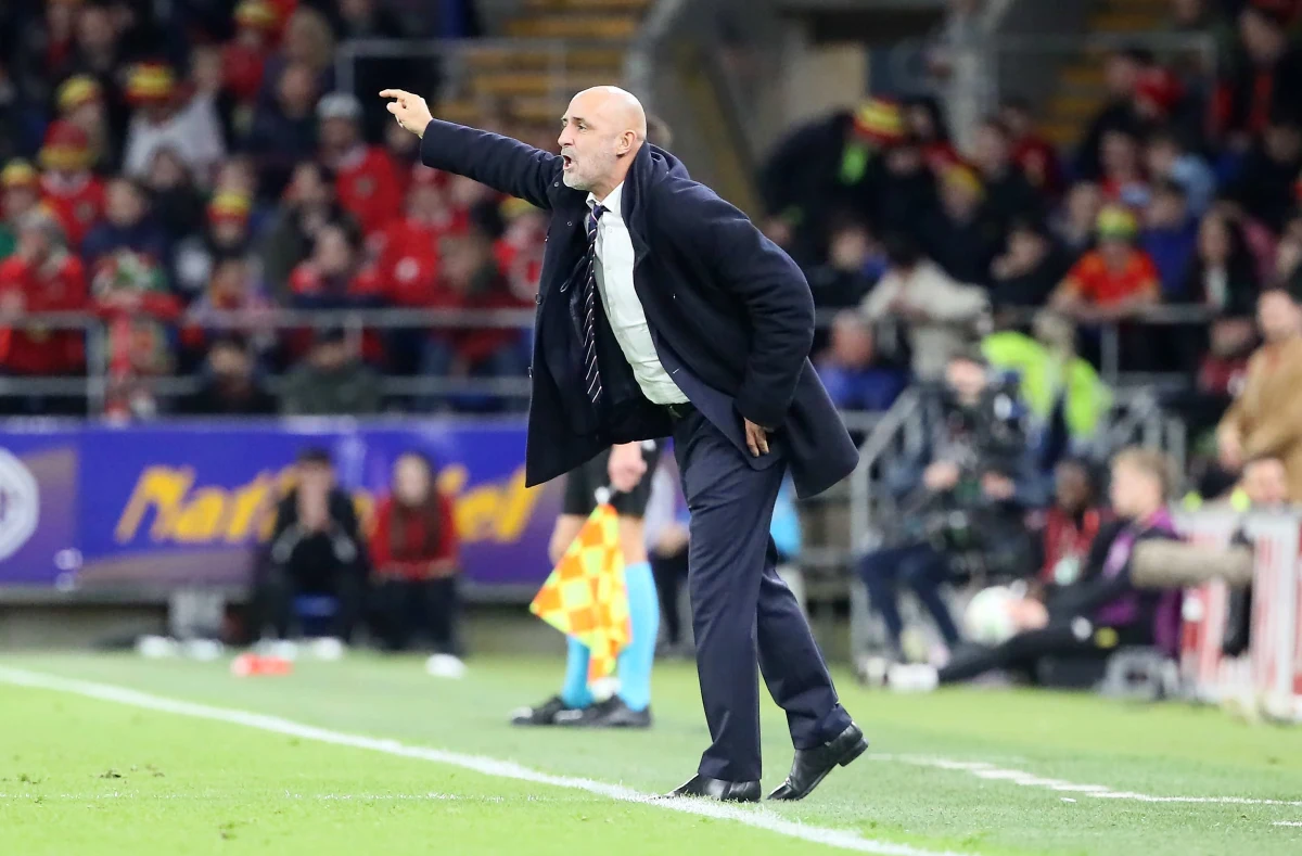 "Najważniejszy jest awans" - powiedział trener piłkarskiej reprezentacji Polski Michał Probierz przed kamerą TVP po zwycięskim finale baraży z Walią w Cardiff po rzutach karnych 5-4 i awansie do tegorocznych mistrzostw Europy. Po regulaminowych 90 minutach i dogrywce było 0:0.