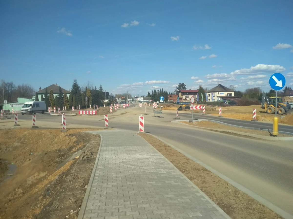 Od wtorku drogowcy wprowadzą ruch wahadłowy na ul. Jagiełły w Oświęcimiu. Ma to związek z kolejnym etapem budowy obwodnicy miasta.  