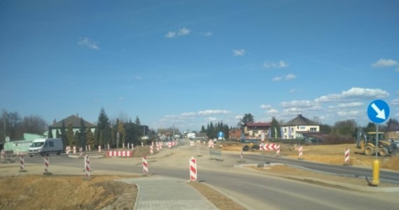 Od wtorku drogowcy wprowadzą ruch wahadłowy na ul. Jagiełły w Oświęcimiu. Ma to związek z kolejnym etapem budowy obwodnicy miasta.  