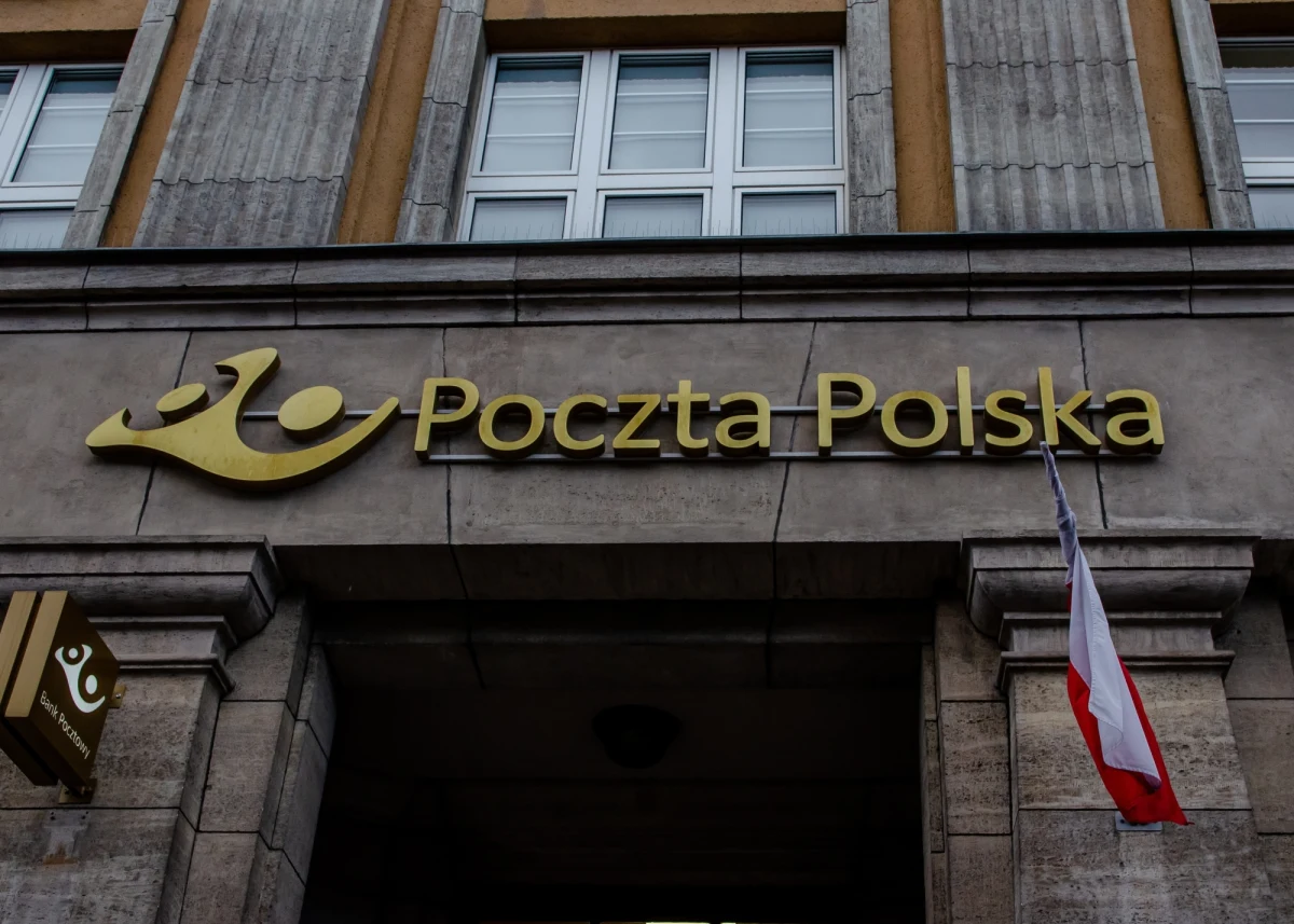 Wielki Piątek nie jest ustawowo wolny od pracy, ale nie w każdej instytucji będziemy mogli tego dnia załatwić urzędowe sprawy. 29 marca nie wszystkie urzędy będą otwarte. Nieczynne będą m.in. wszystkie placówki ZUS. Część urzędów zamknie się o 13:00. Poczta Polska skróci czas pracy w Wielką Sobotę.