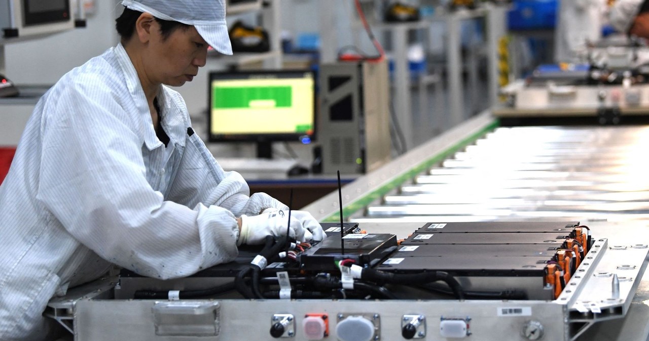 Kraj UE interweniuje ws. chińskiej firmy. "Zagrożenie dla bezpieczeństwa"