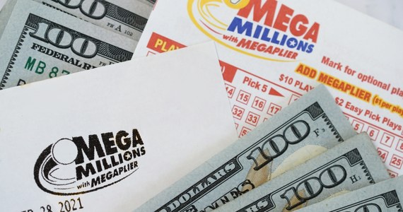 O ogromnym szczęściu może mówić osoba, która w New Jersey w USA kupiła zwycięski kupon w loterii Mega Millions. Był on warty ponad 1,1 mld dolarów. To piąta co do wielkości wygrana w historii gry.