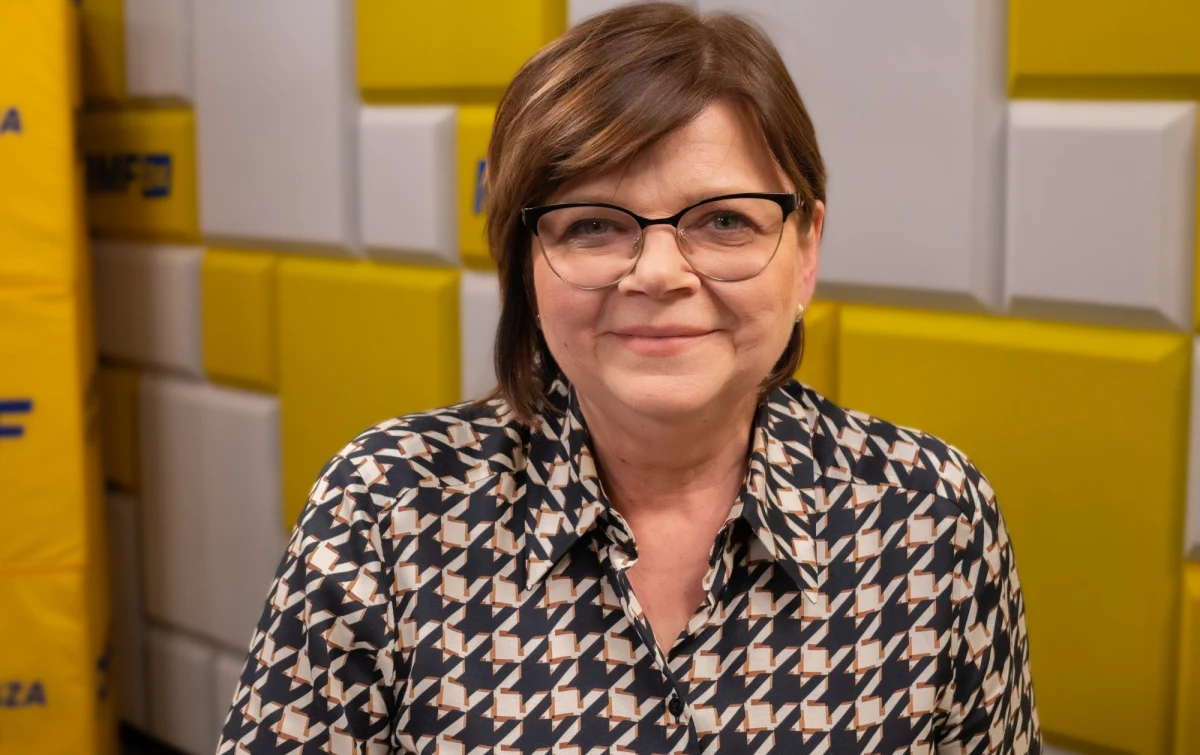 Jeśli prezydent nie podpisze nowelizacji Prawa farmaceutycznego, przewidującej, że tabletka "dzień po" będzie dostępna bez recepty dla osób powyżej 15 lat, Ministerstwo Zdrowia ma plan "B" - tłumaczyła w Popołudniowej rozmowie w RMF FM Izabela Leszczyna. Szefowa resortu wytłumaczyła, że wówczas tabletka będzie dostępna na podstawie recepty farmaceutycznej.